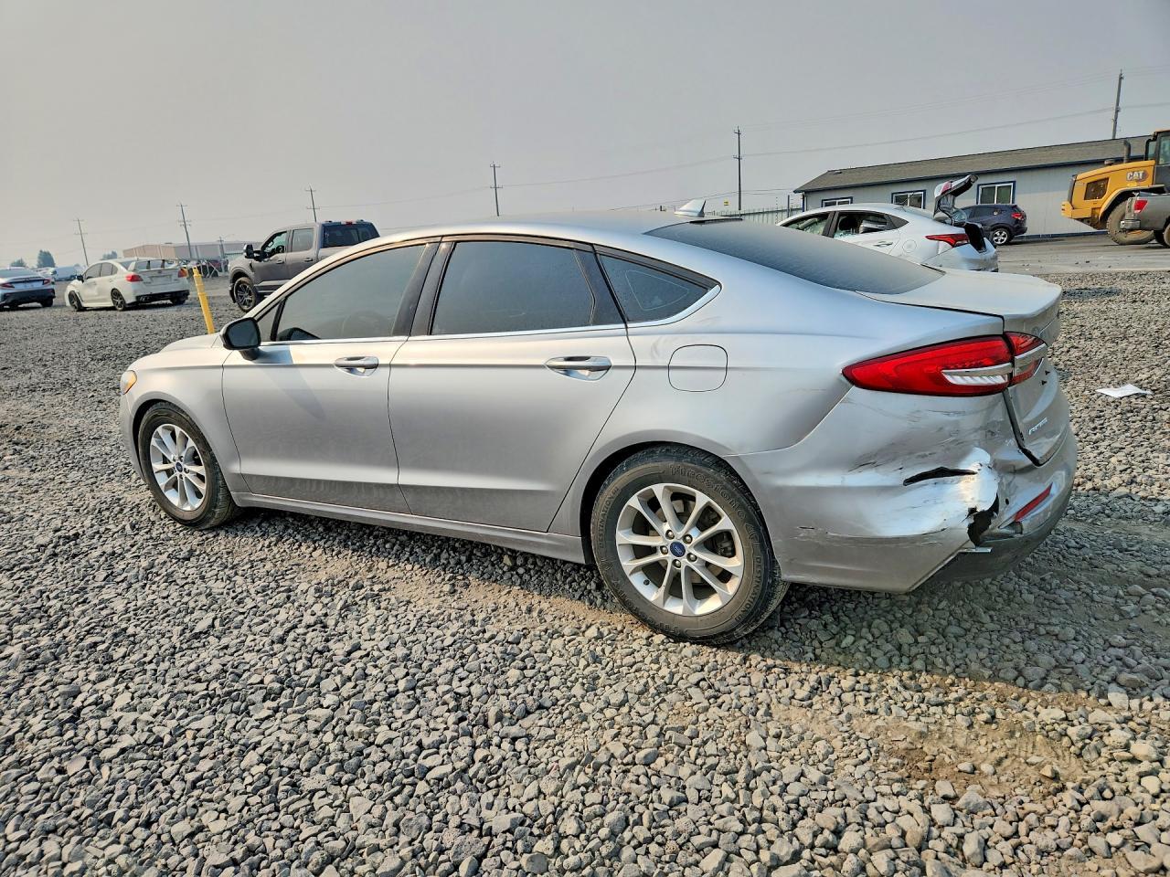2020 Ford Fusion Se - Фото 2