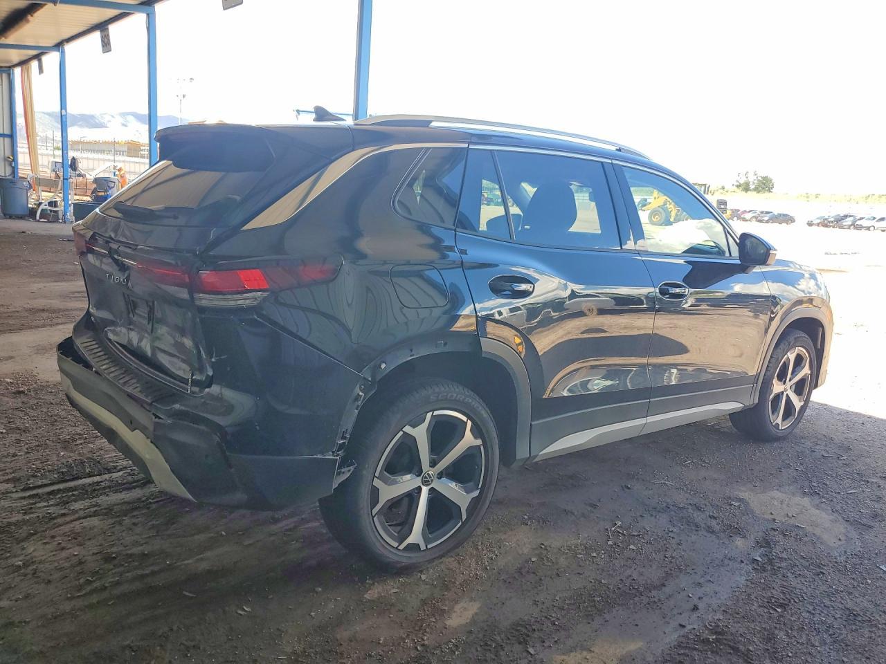 2025 Volkswagen Tiguan Se - Image 3