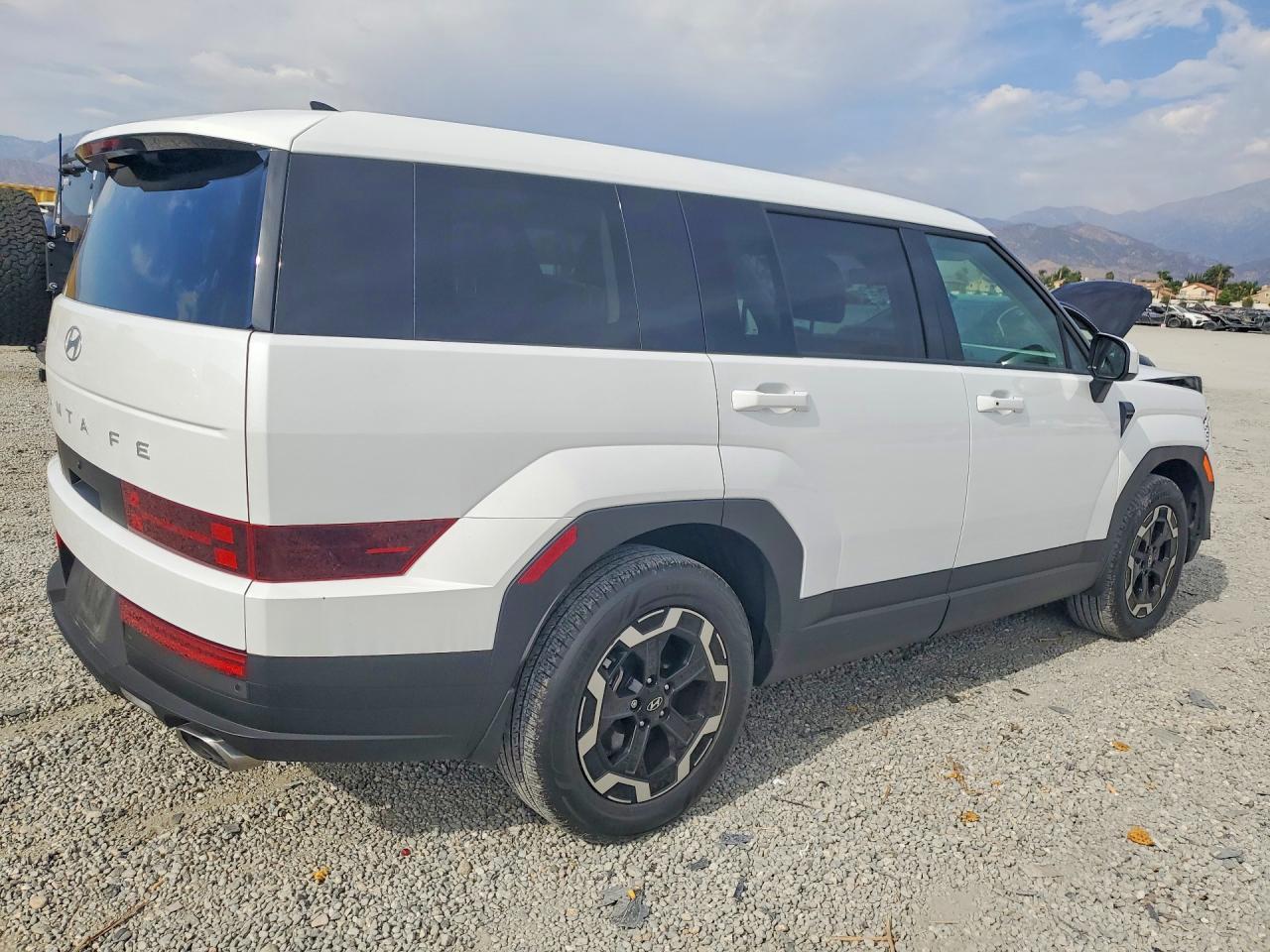2025 Hyundai Santa Fe Se - Image 3
