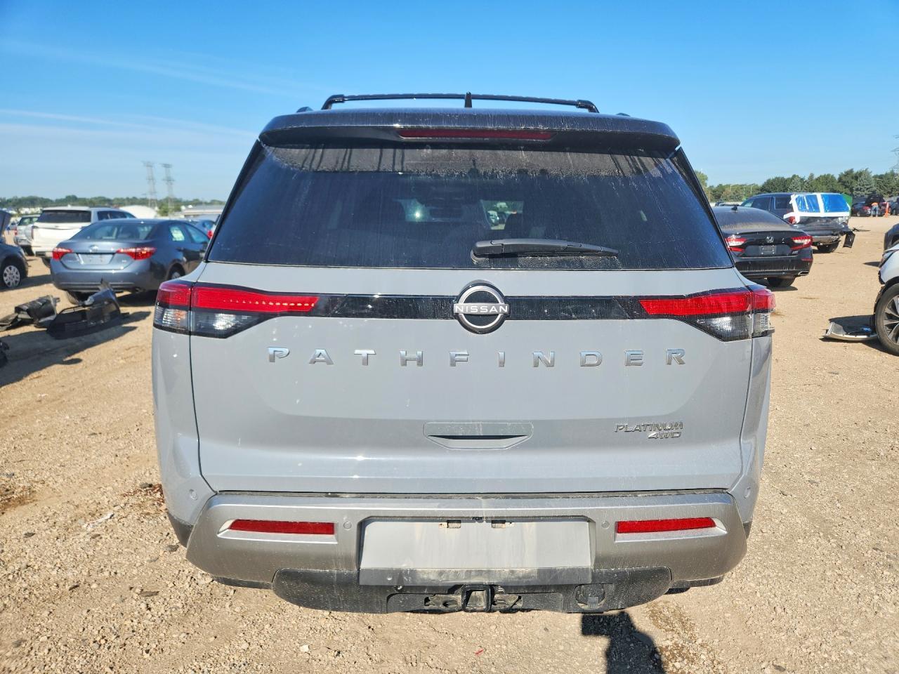 2024 Nissan Pathfinder Platinum - Image 6
