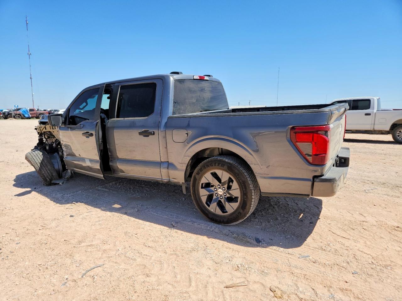 2025 Ford F150 Stx - Фото 2