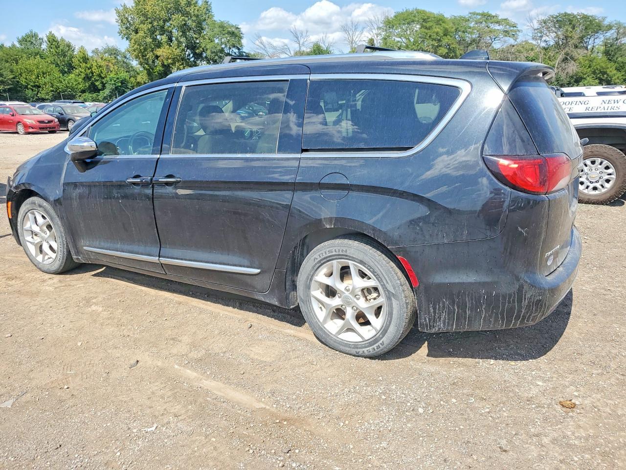 2020 Chrysler Pacifica Limited - Фото 2