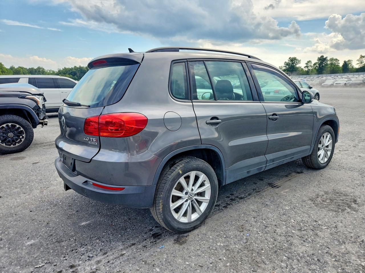 2018 Volkswagen Tiguan Limited - Image 3