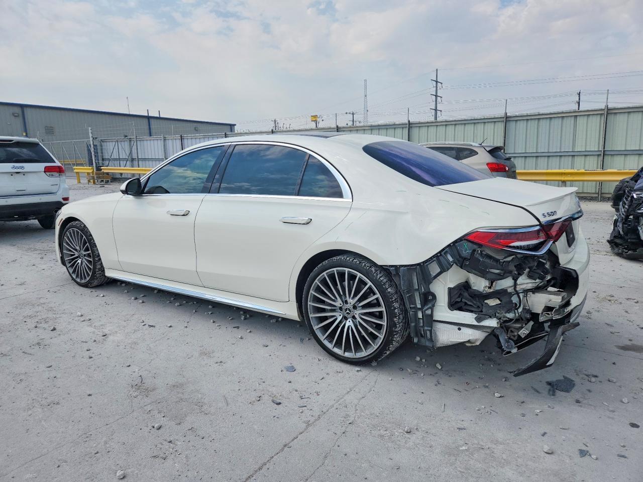 2022 Mercedes-Benz S 500 4Matic - Image 2