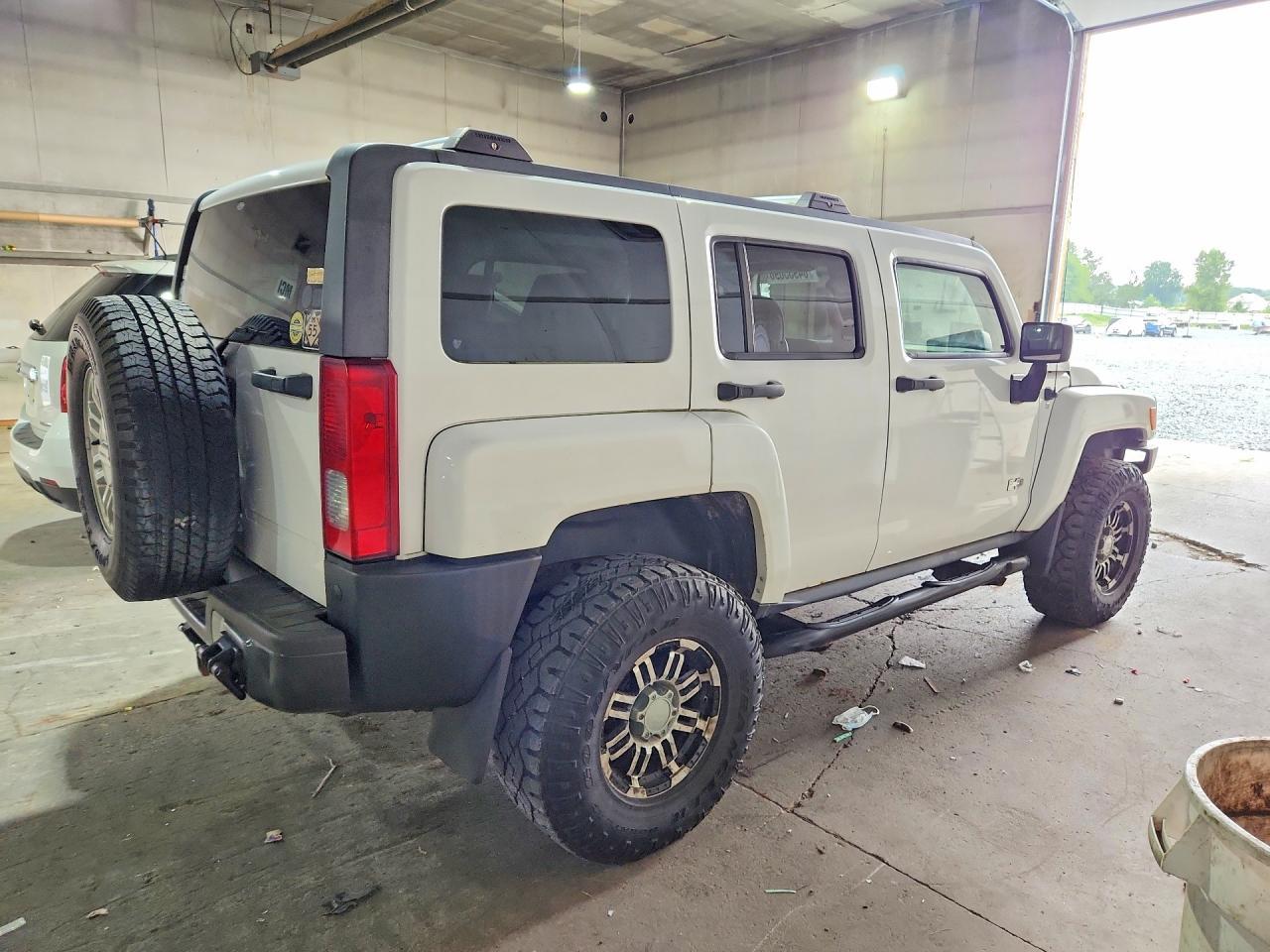2008 Hummer H3 Luxury - Фото 3