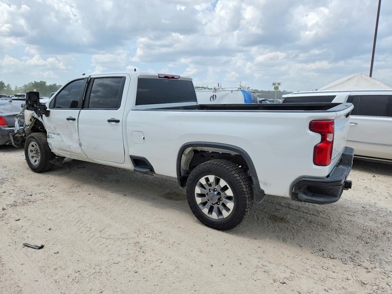 2025 Chevrolet Silverado K2500 Custom - Фото 2