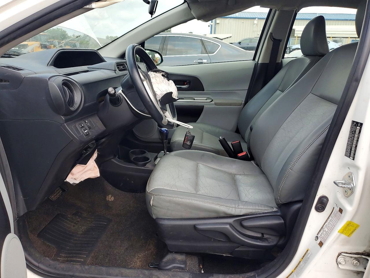 2013 Toyota Prius C Four - Image 7