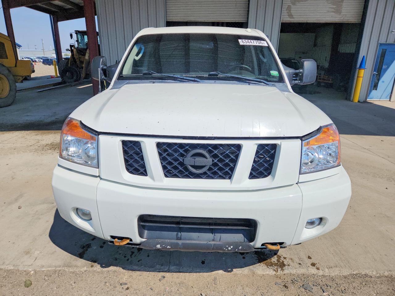 2011 Nissan Titan Sv - Фото 5