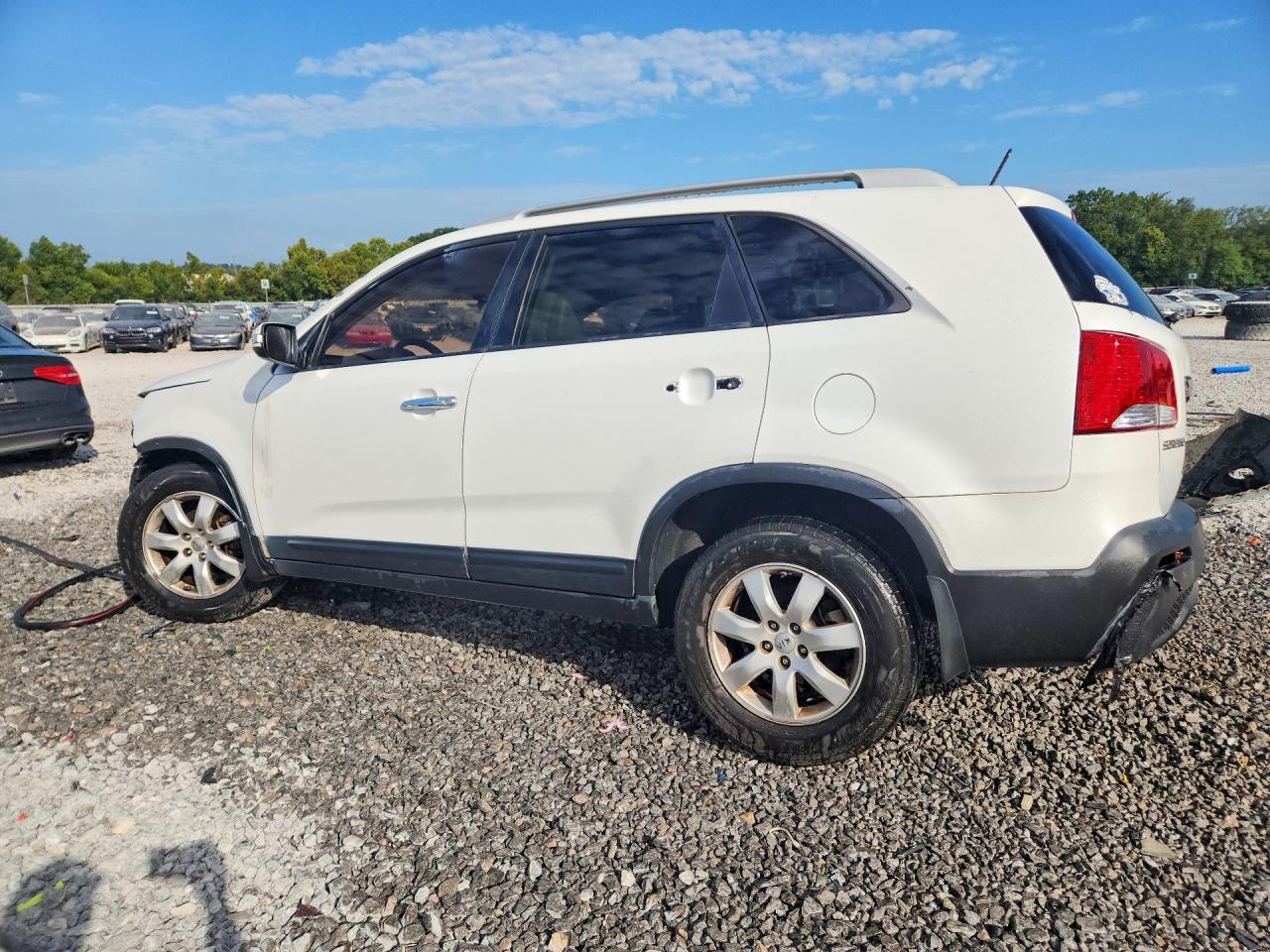 2013 Kia Sorento Lx - Image 2