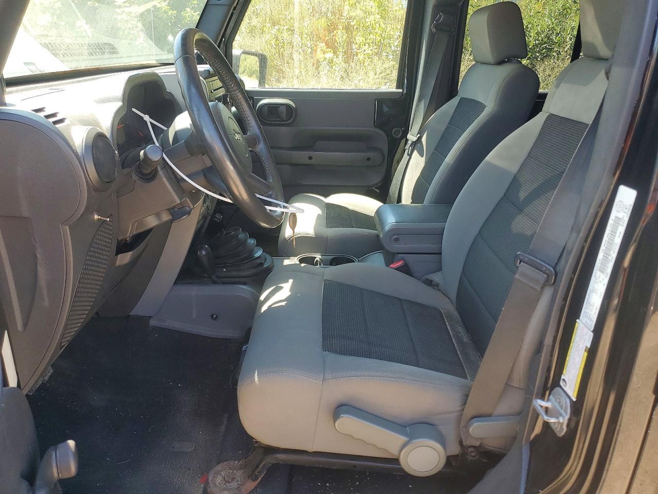 2009 Jeep Wrangler Unlimited X - Image 7
