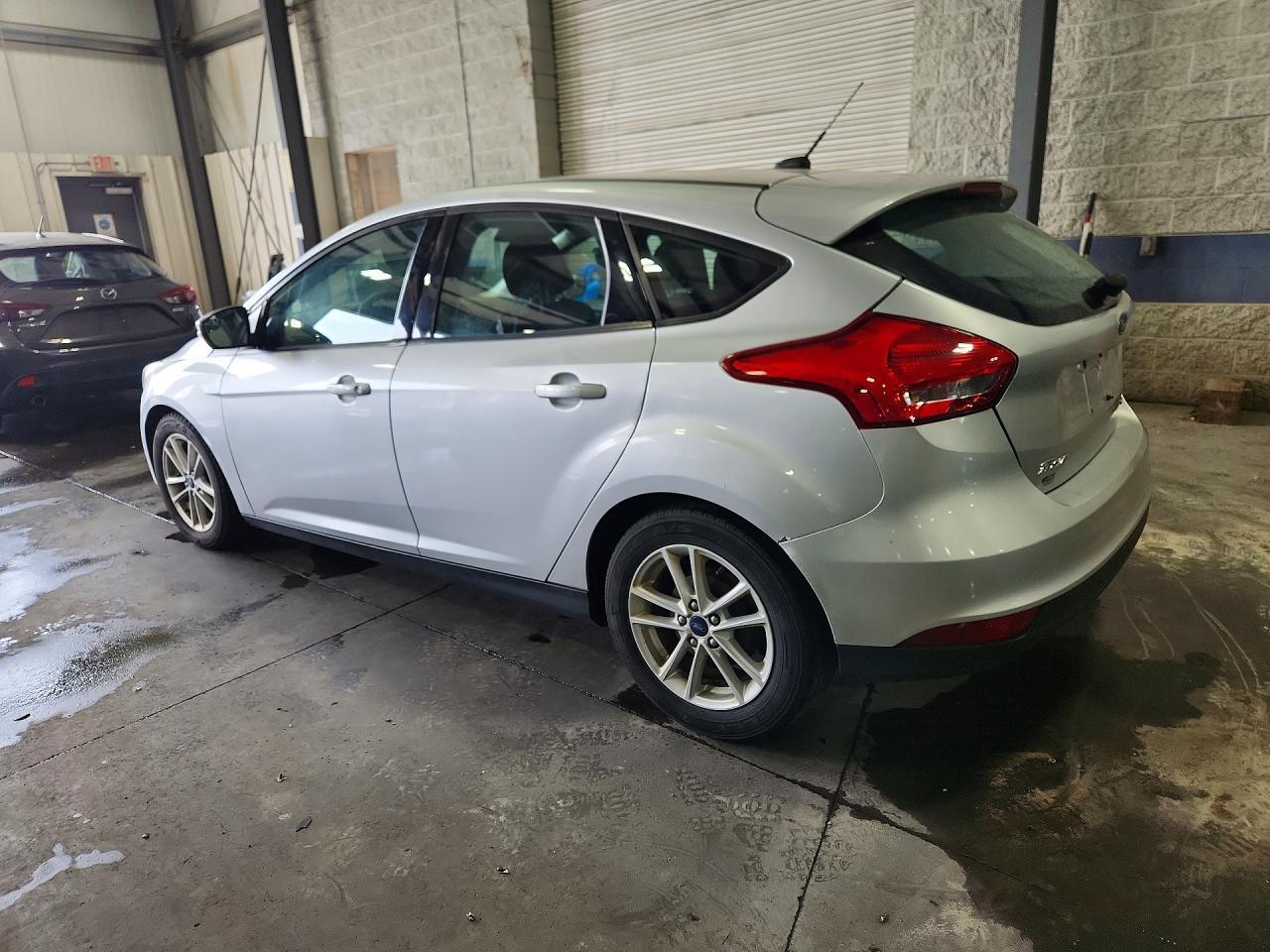 2017 Ford Focus Se - Фото 2