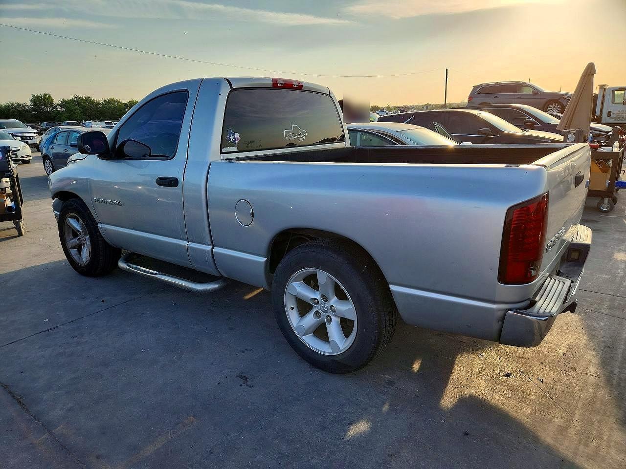 2002 Dodge Ram 1500 - Фото 2