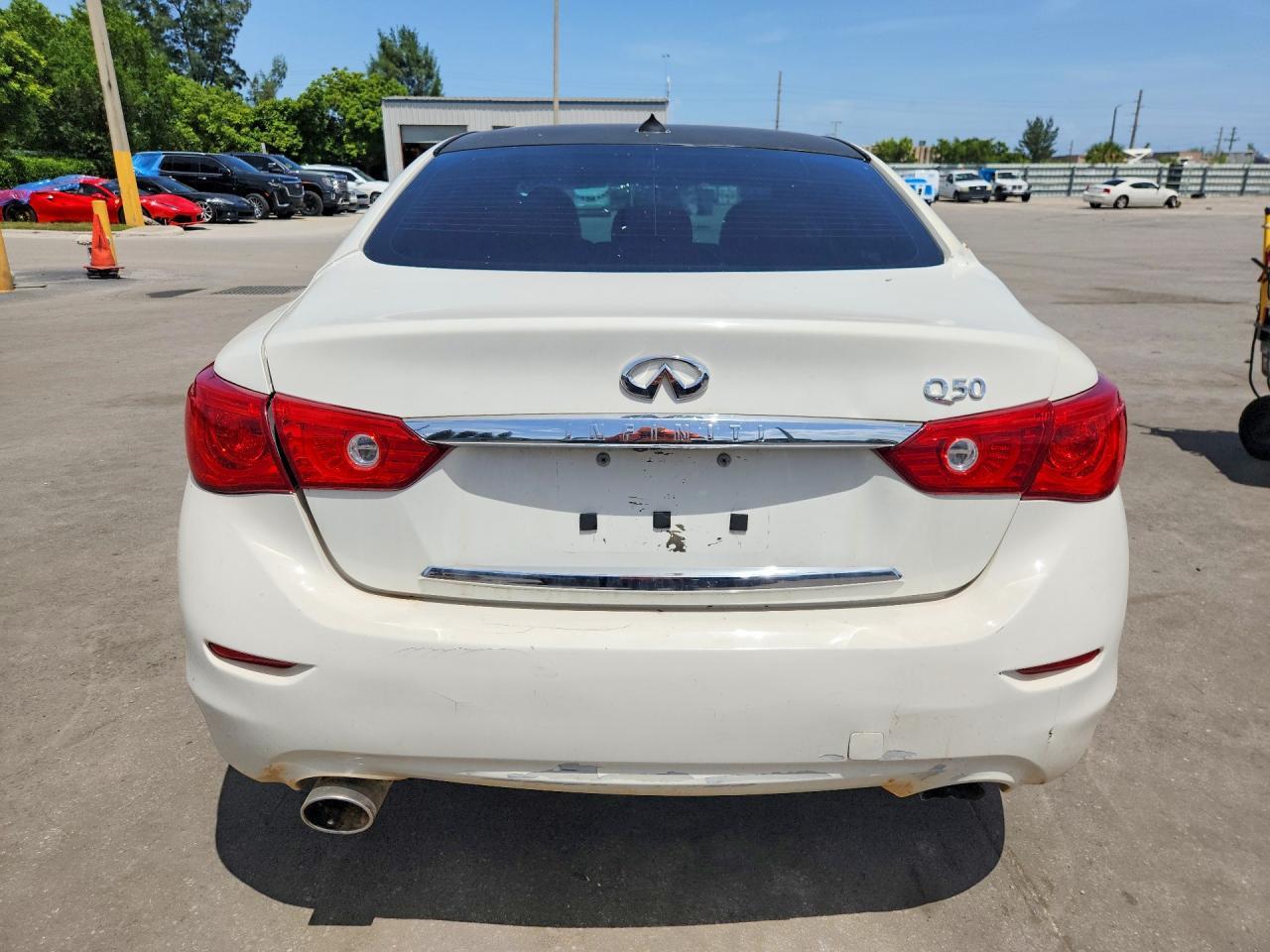 2017 Infiniti Q50 2.0T - Image 6