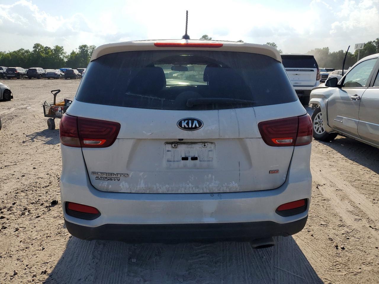2017 Kia Sorento - Image 6