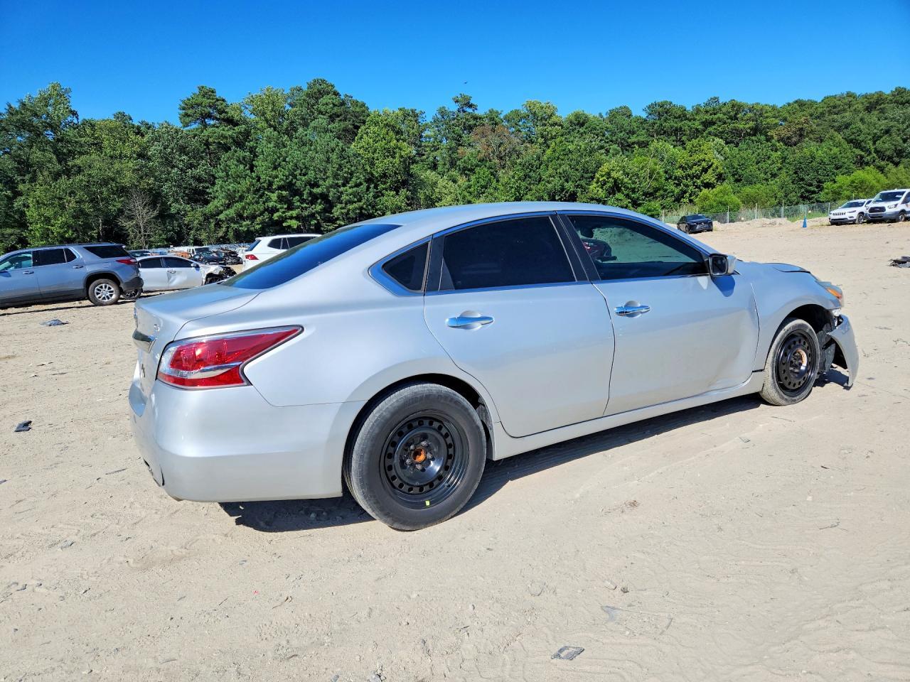 2015 Nissan Altima 2.5 S - Image 3