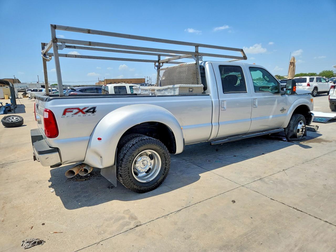 2015 Ford F350 Super Duty - Фото 3