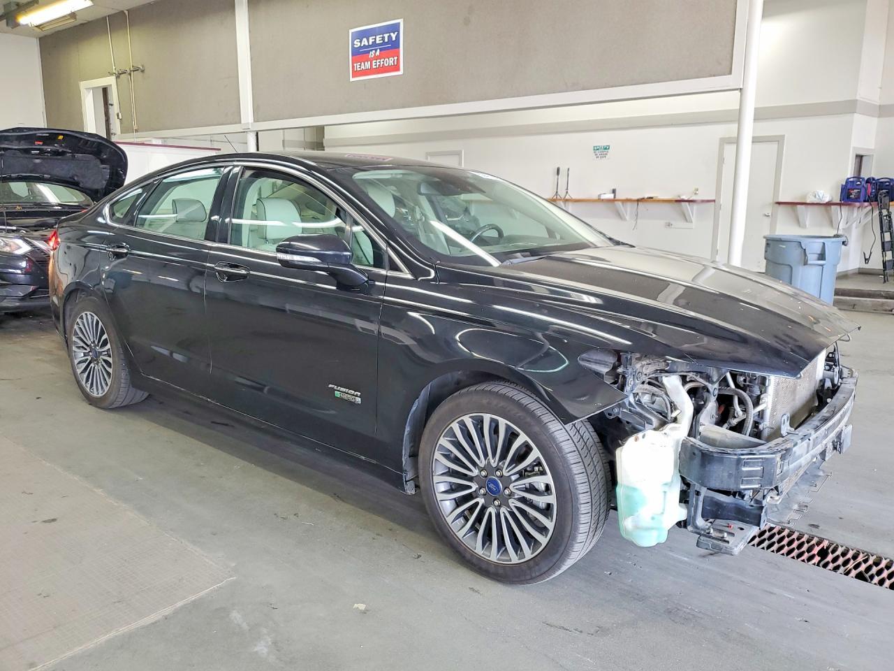 2017 Ford Fusion Titanium Phev - Image 4