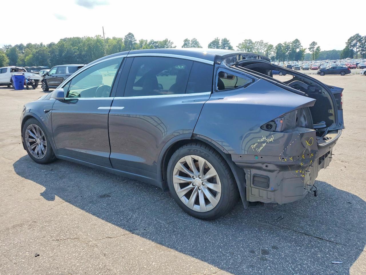 2018 Tesla Model X - Image 2