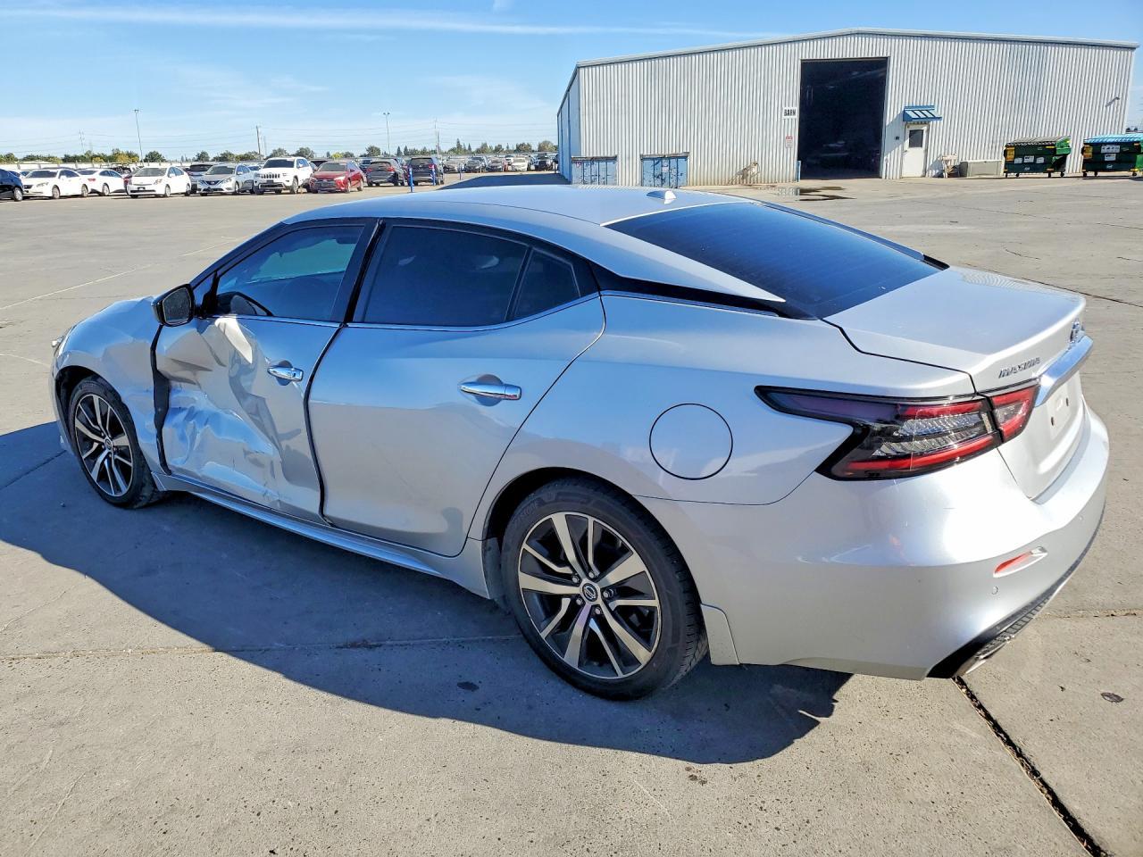 2020 Nissan Maxima S - Фото 2