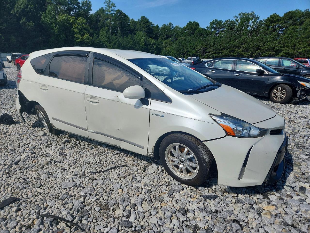 2017 Toyota Prius V Three - Image 4