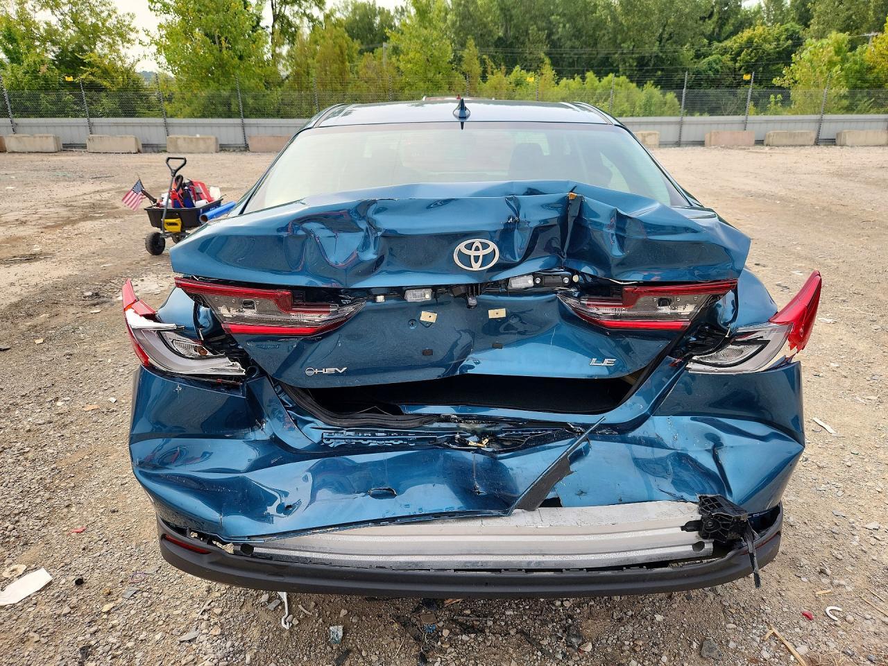 2025 Toyota Camry Le - Image 6