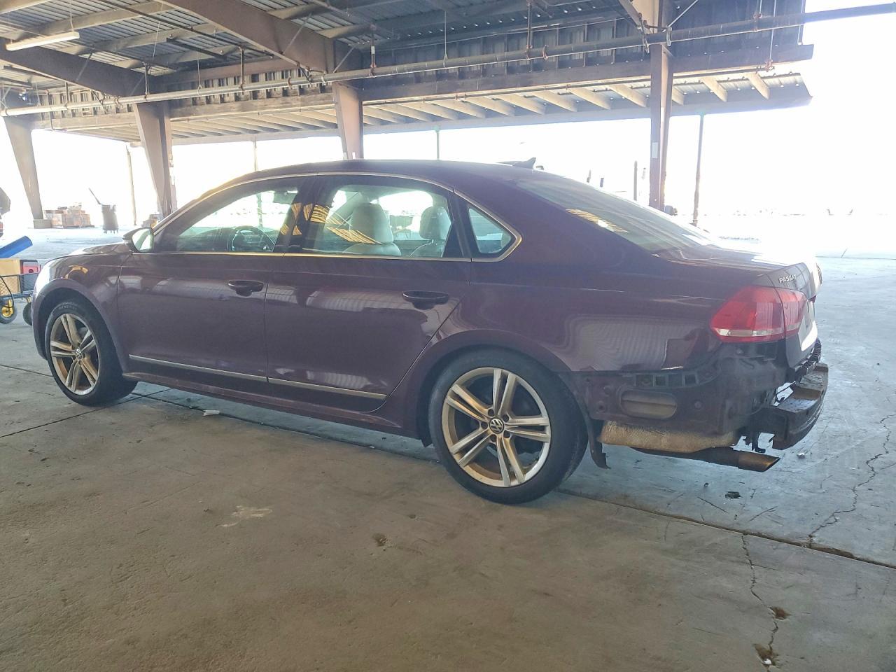 2012 Volkswagen Passat Sel - Фото 2