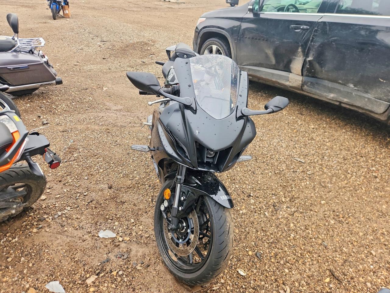 2025 Yamaha Yzfr7 - Фото 2