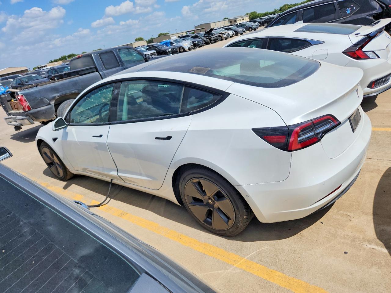 2021 Tesla Model 3 - Фото 2