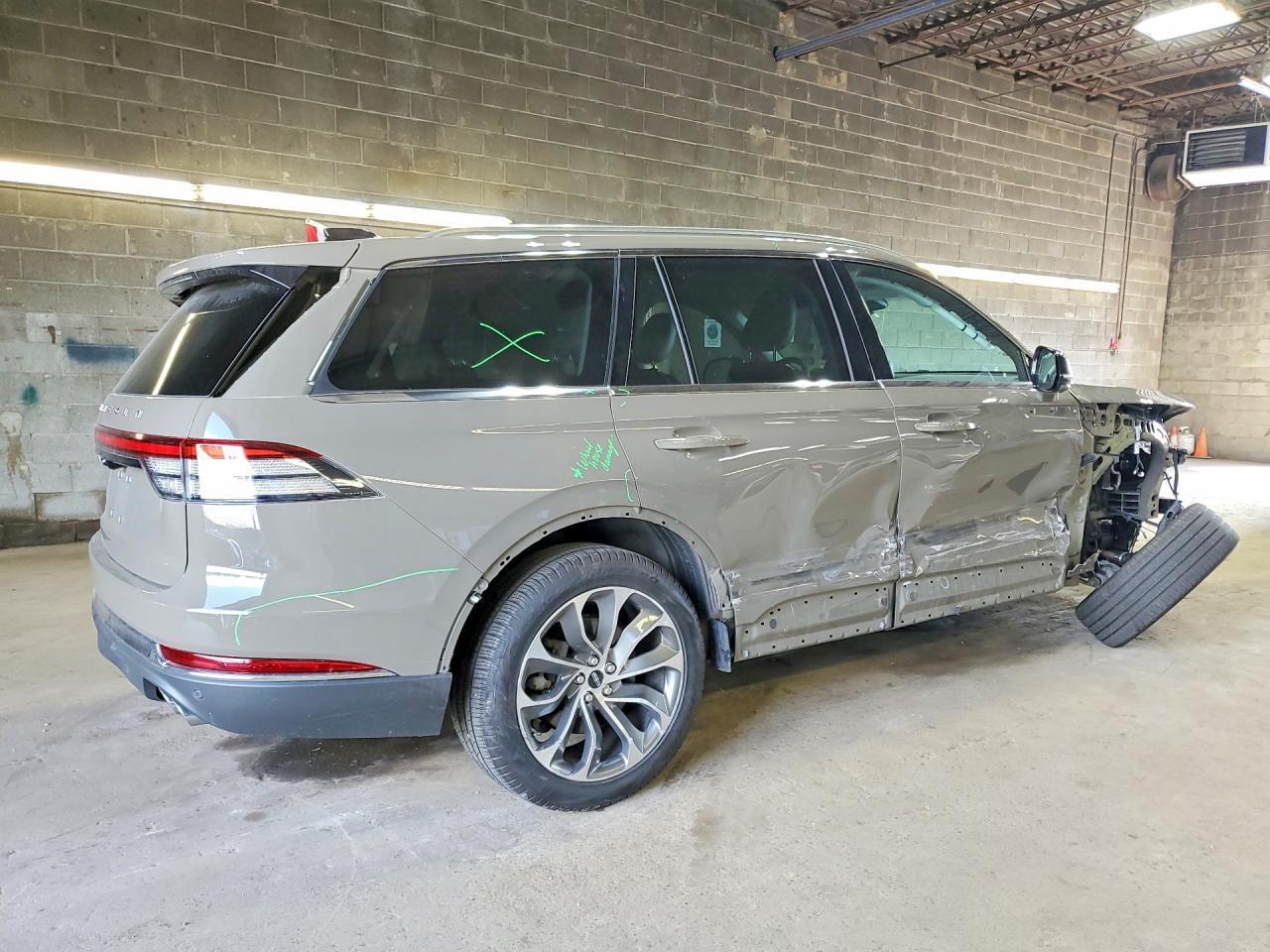 2025 Lincoln Aviator Reserve - Image 3