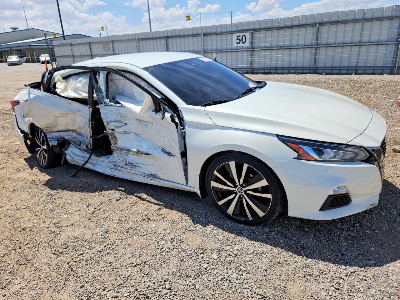 2022 Nissan Altima Sr - Image 4