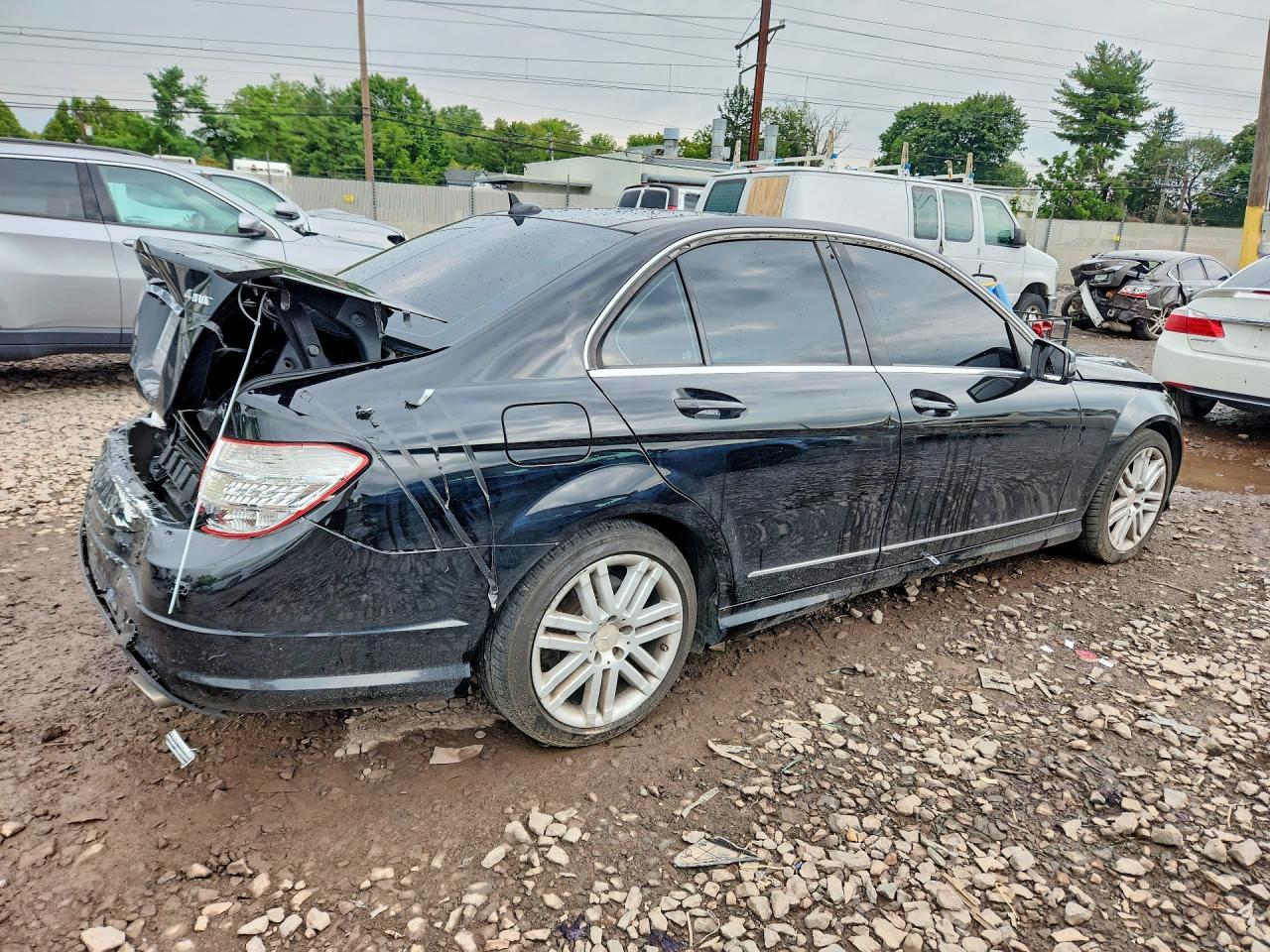 2010 Mercedes-Benz C 300 4Matic - Фото 3