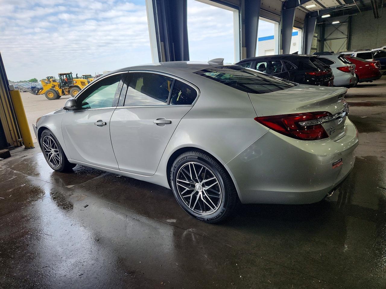 2016 Buick Regal - Image 2