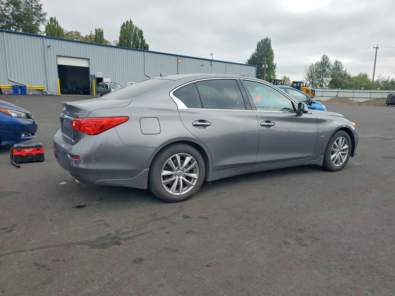 2017 Infiniti Q50 2.0T Premium - Image 3