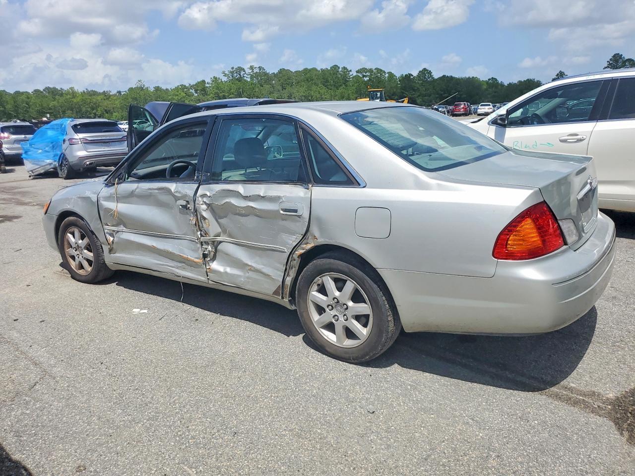 2001 Toyota Avalon Xls - Фото 2