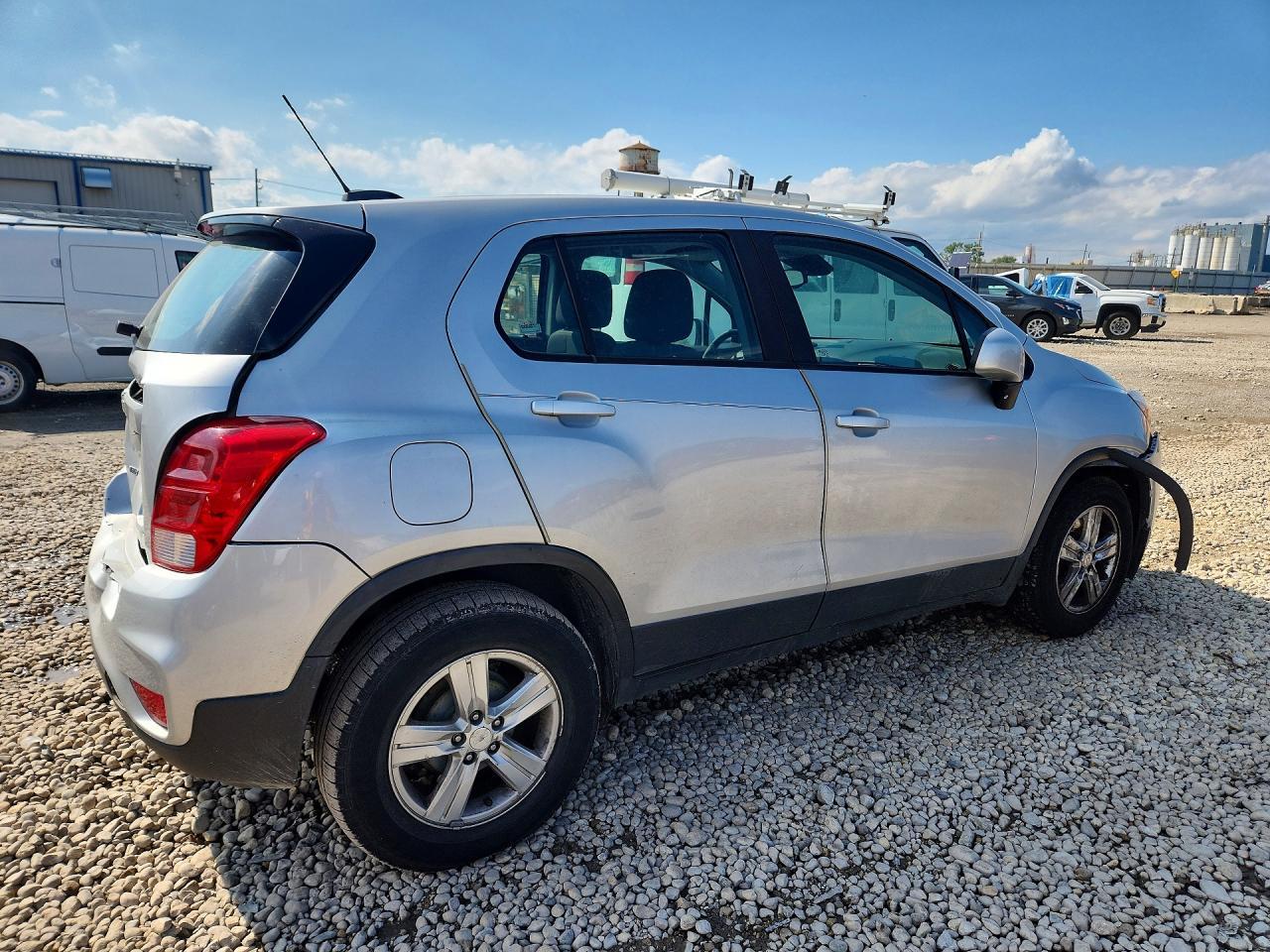 2020 Chevrolet Trax Ls - Фото 3