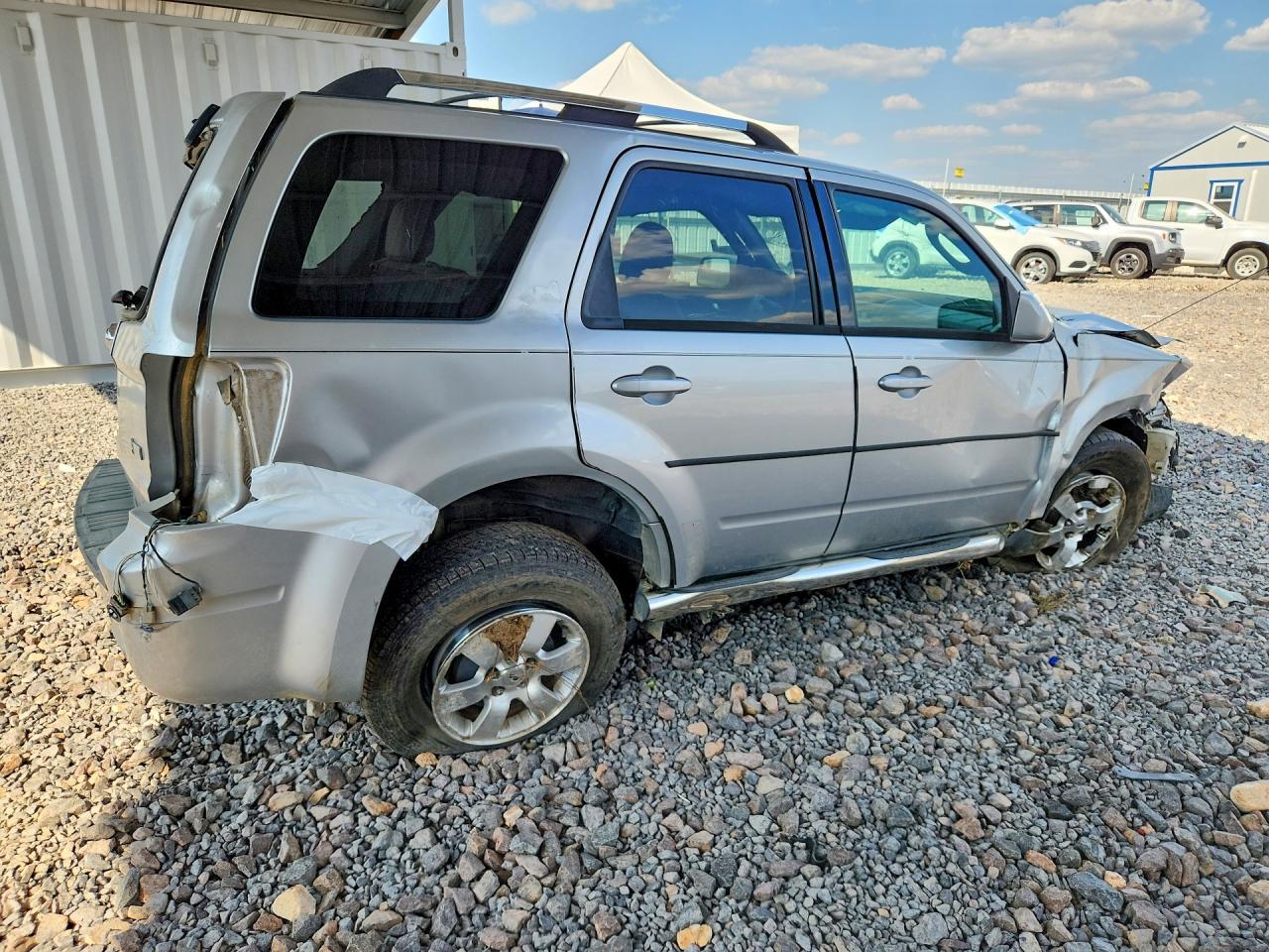 2010 Ford Escape Limited - Image 3