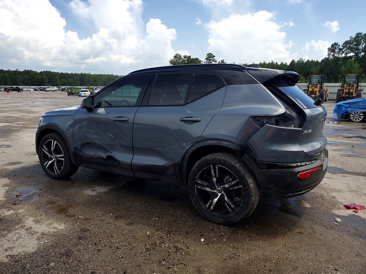 2022 Volvo Xc40 T4 R-Design - Фото 2