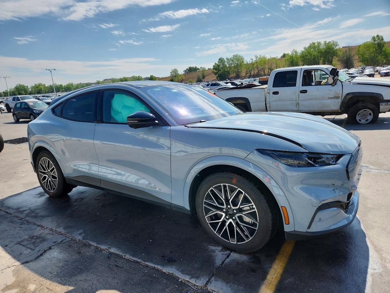 2025 Ford Mustang Mach-E Premium - Фото 4