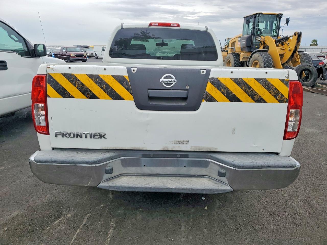 2013 Nissan Frontier S - Image 6