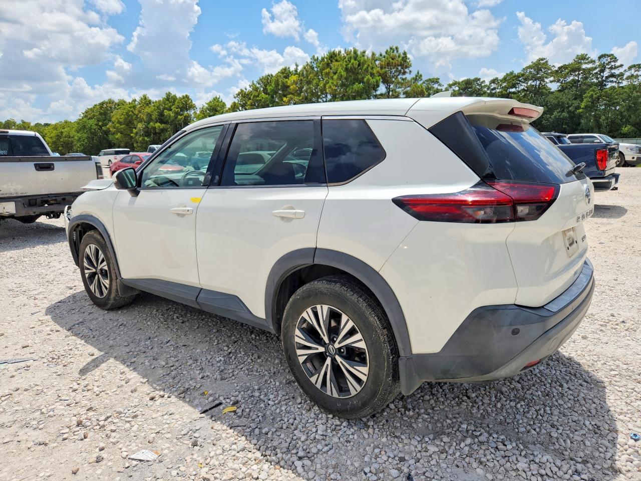 2021 Nissan Rogue Sv - Image 2