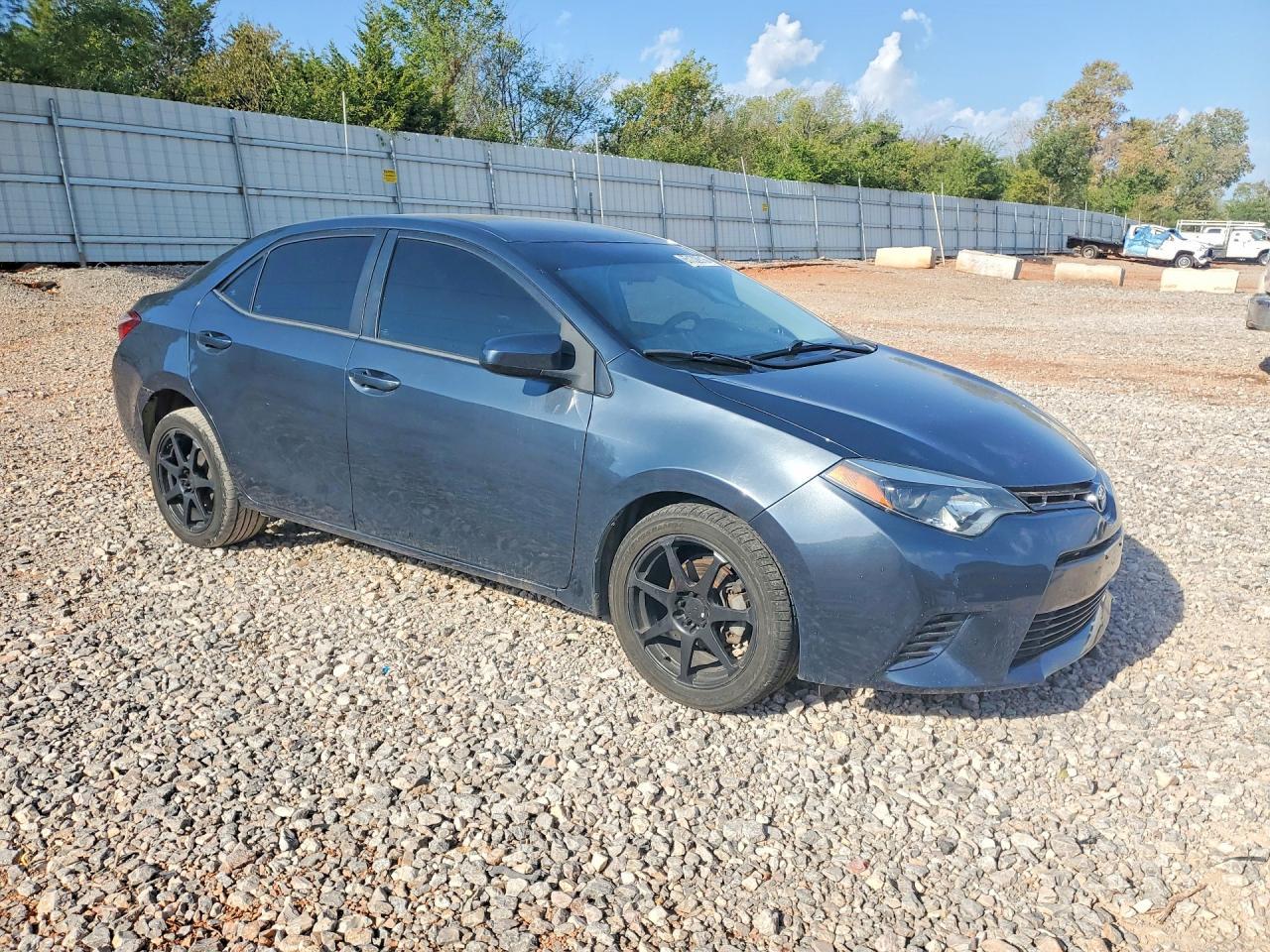 2015 Toyota Corolla Le - Фото 4