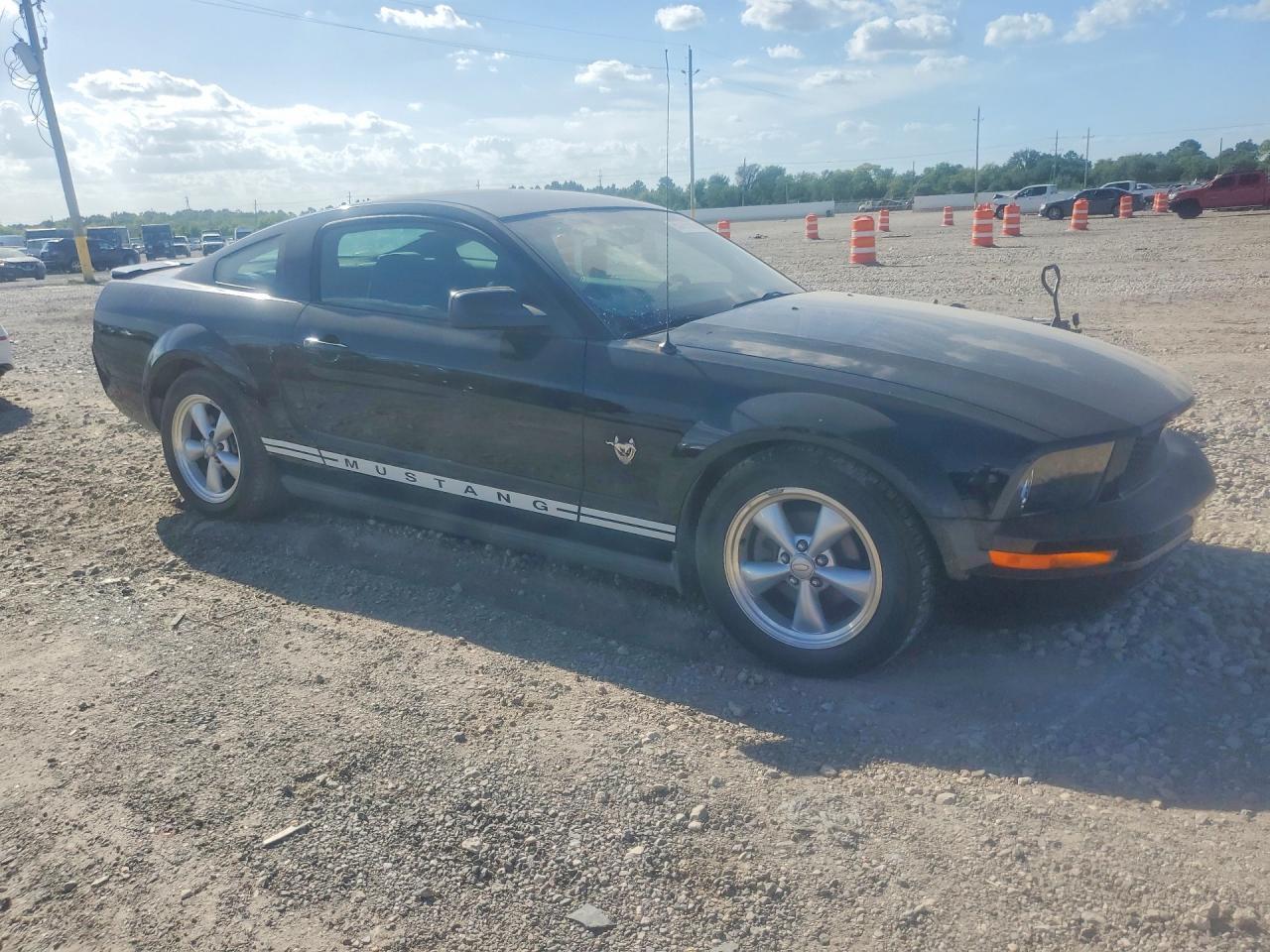 2009 Ford Mustang - Image 4