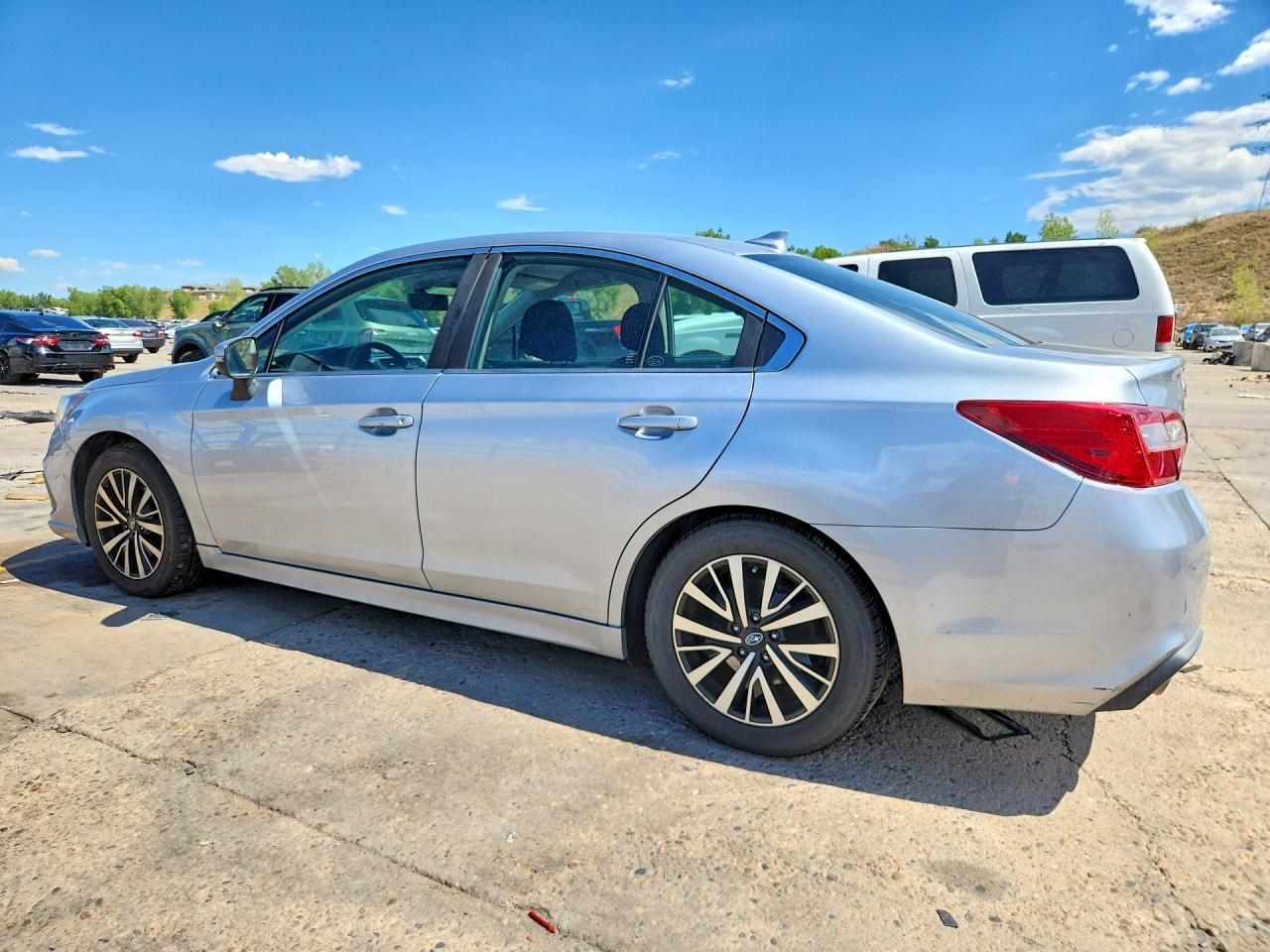 2018 Subaru Legacy 2.5I Premium - Фото 2