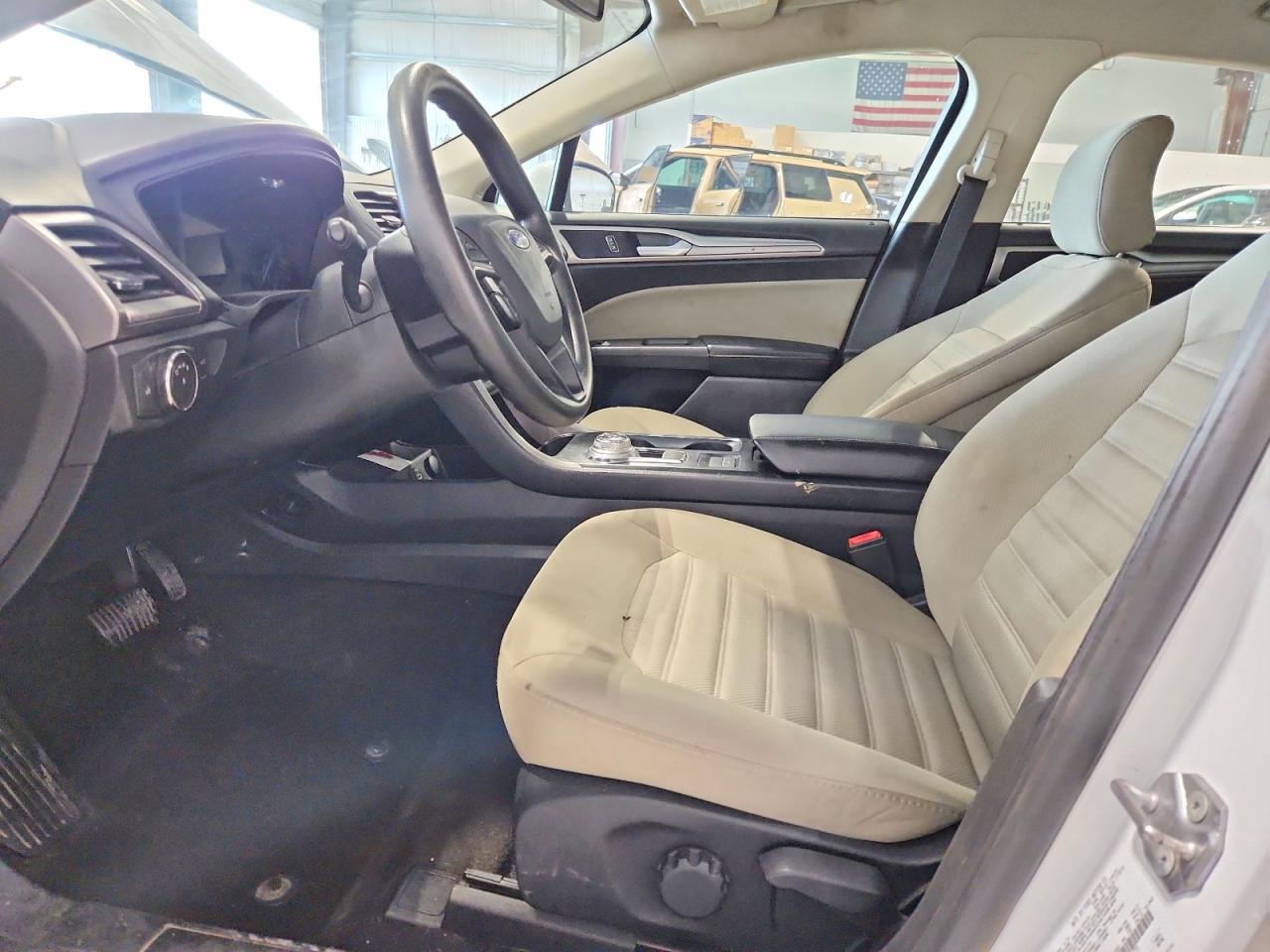 2019 Ford Fusion S - Фото 7