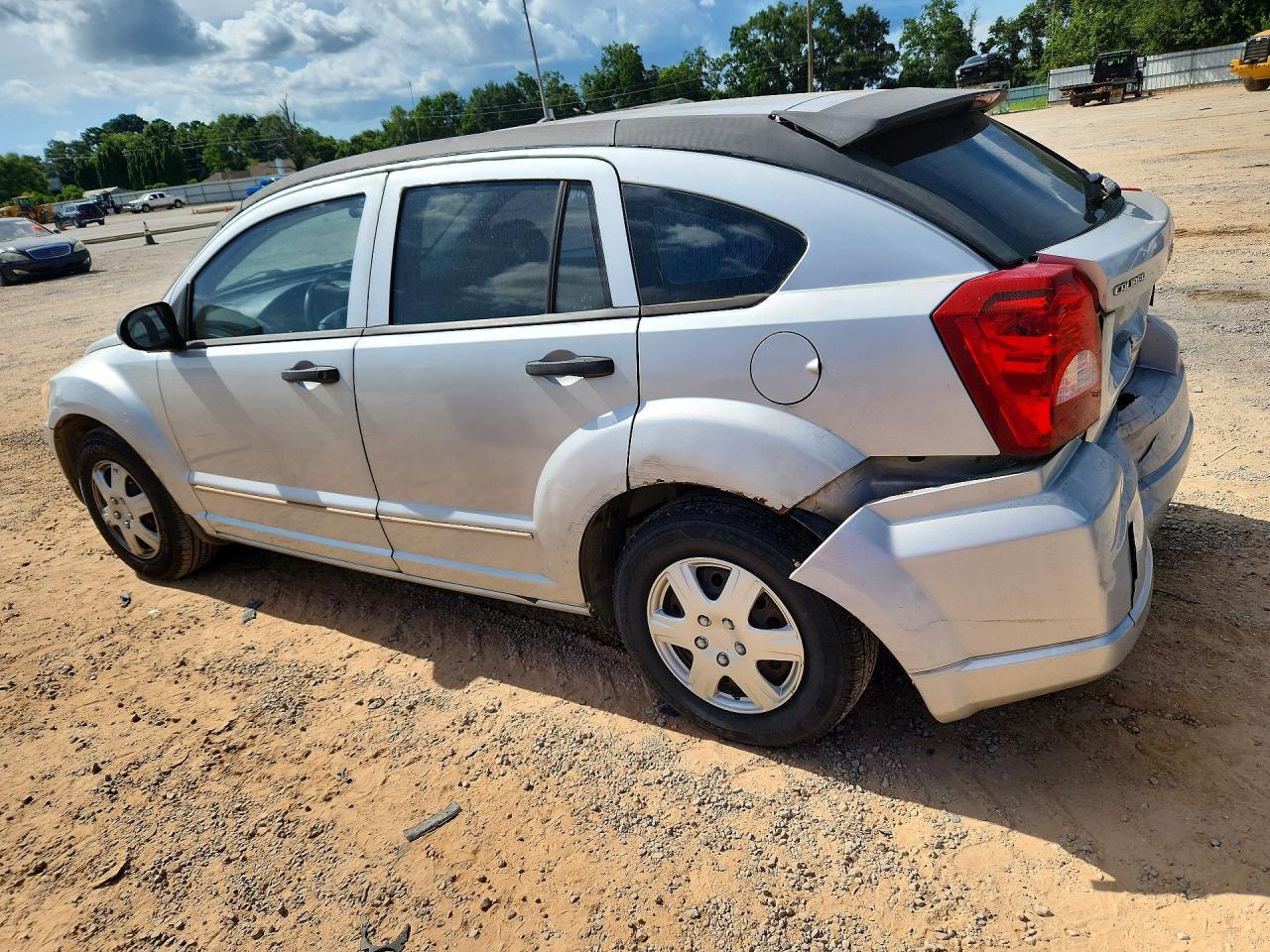 2007 Dodge Caliber - Image 2