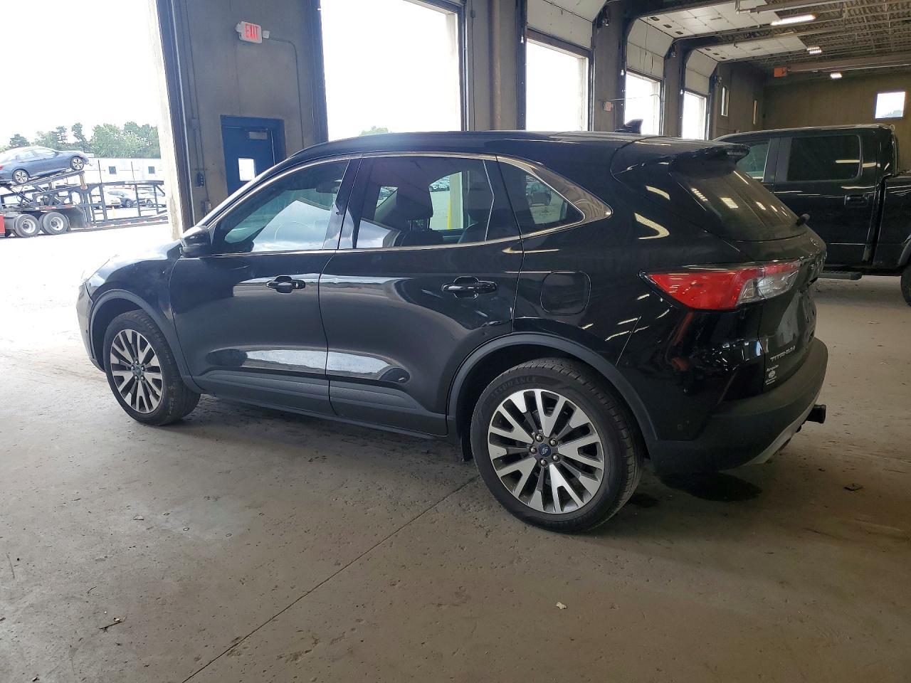 2020 Ford Escape Titanium - Image 2