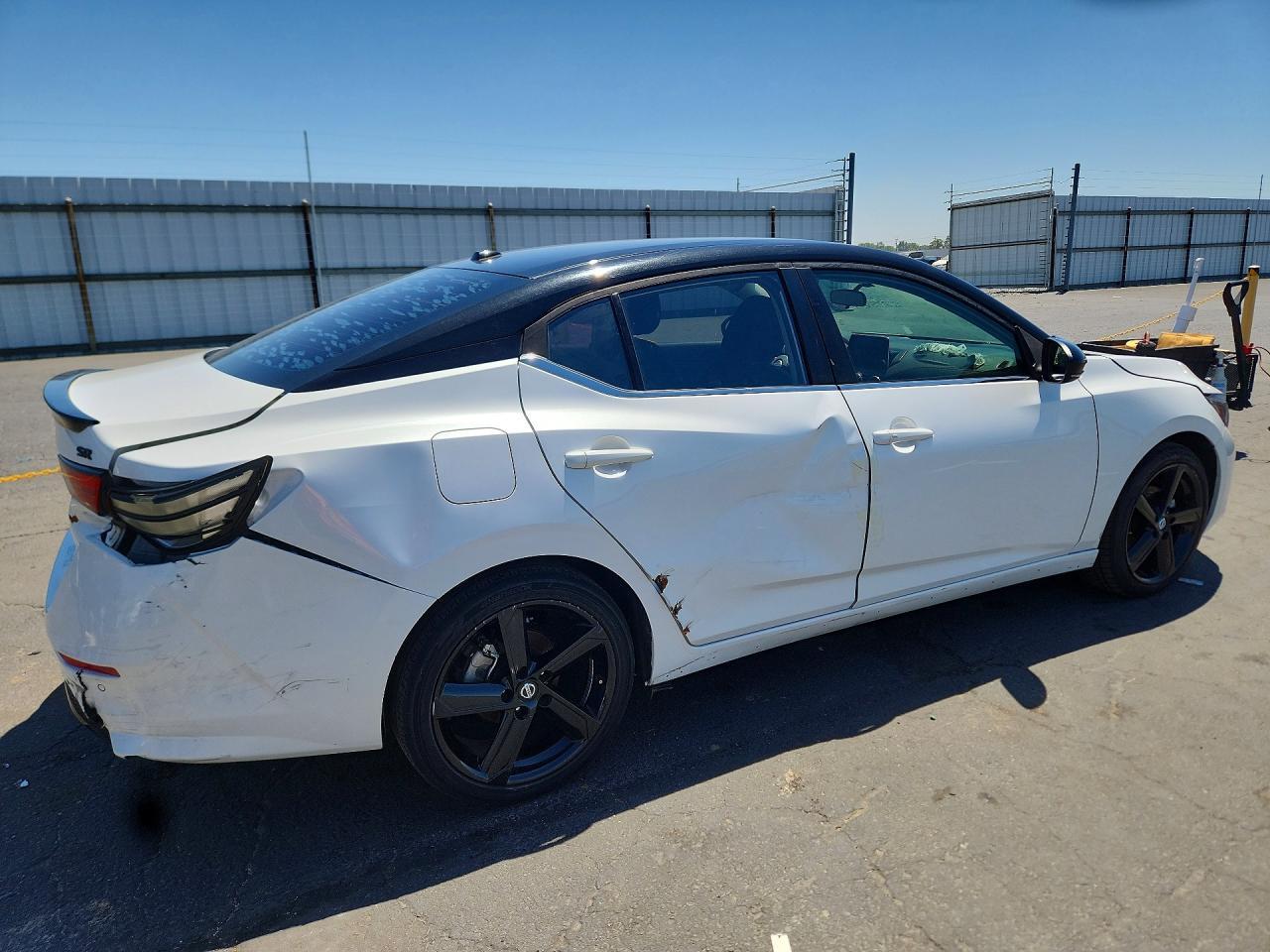 2022 Nissan Sentra Sr - Image 3