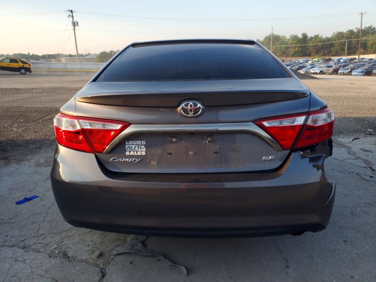 2016 Toyota Camry Se - Image 6