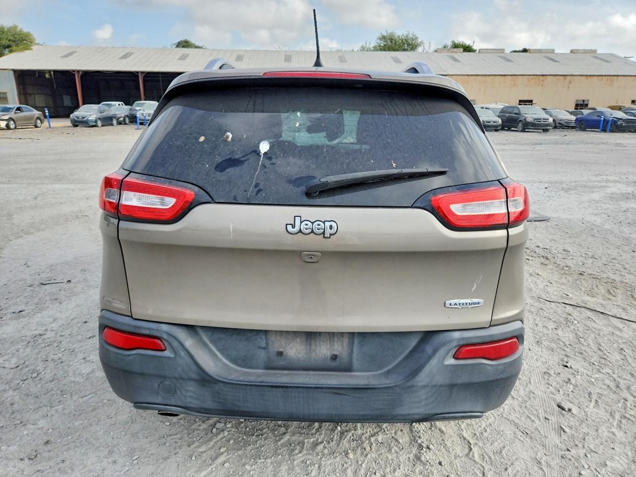 2017 Jeep Cherokee Latitude - Image 6