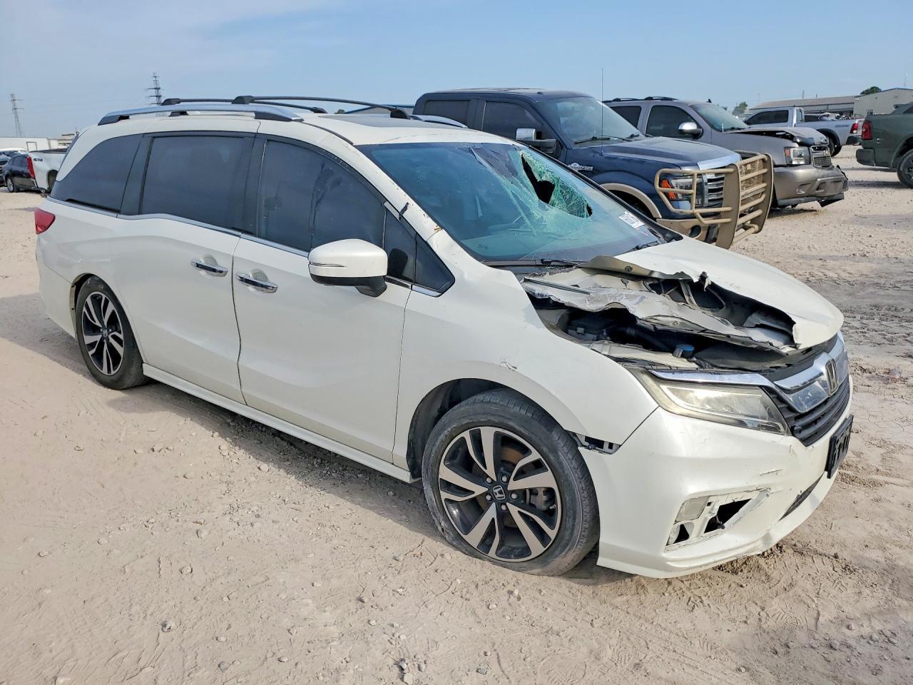 2018 Honda Odyssey Elite - Image 4